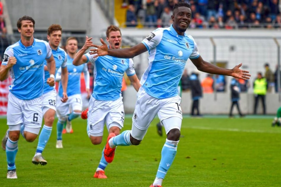 In der letzten Saison ging Prince Osei Owusu (r.) für 1860 München auf Torejagd.