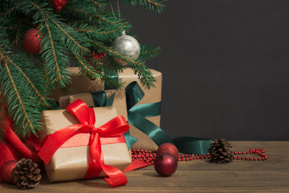 Überraschung gelungen: Endlich hat Terrence wieder einen eigenen Weihnachtsbaum. (Symbolbild)
