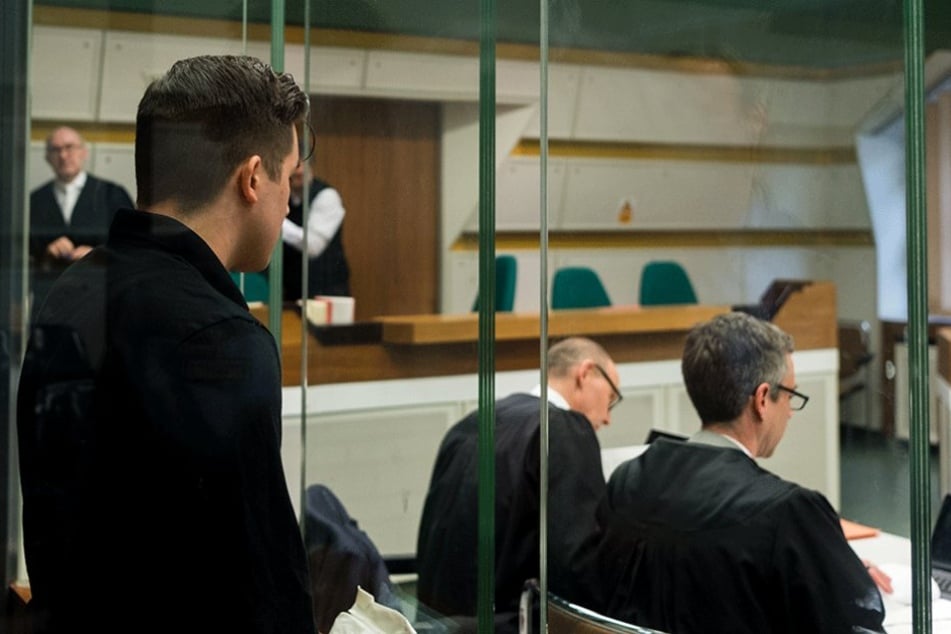 Der mutmaßliche Täter muss sich wegen versuchten Totschlags vor Gericht verantworten.