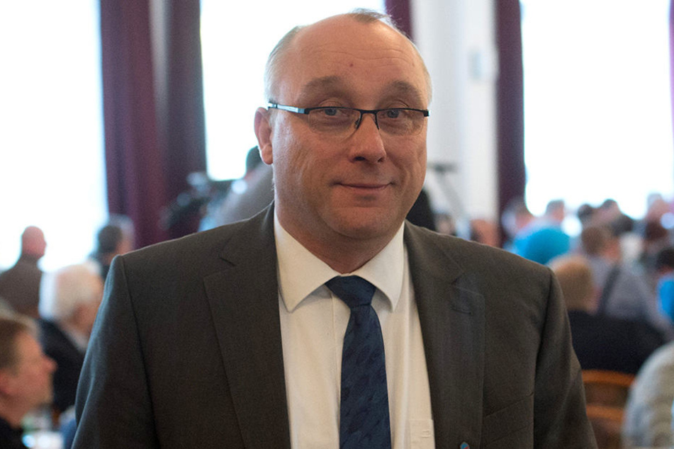Das Landgericht Berlin hat eine einstweilige Verfügung gegen Jens Maier ausgesprochen.