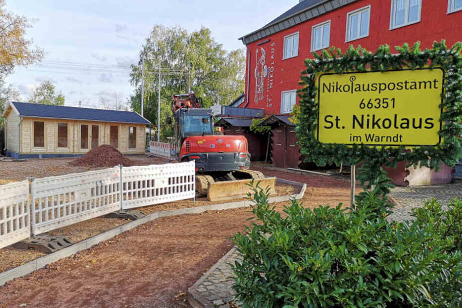 Neben dem Nikolauspostamt steht das Haus des Nikolaus.