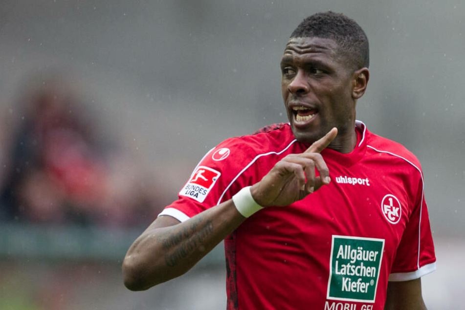 Mohamadou Idrissou im Trikot des 1. FC Kaiserslautern: Für die Pfälzer erzielte der Kameruner von 2012 bis 2014 in 61-Zweitliga-Spielen 30 Tore.