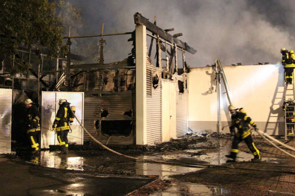 Laut Ermittlern wurde das Feuer von außen gelegt.