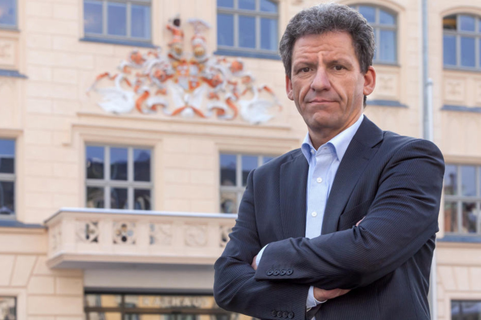 Rathaussprecher Mathias Merz (47) ist alarmiert, sieht aber nach der Prügelei
auf dem Muldeparadies noch keinen Handlungsbedarf.