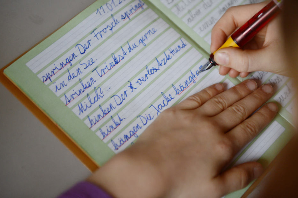Groß- und Kleinschreibung, Zeichensetzung: Nun soll eine Broschüre Lehrern helfen. (Symbolbild)