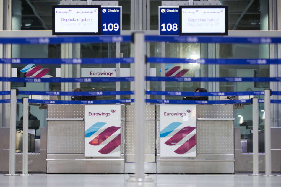 Die Schalter von Eurowings blieben am Donnerstagmorgen, wie hier in Düsseldorf, geschlossen.