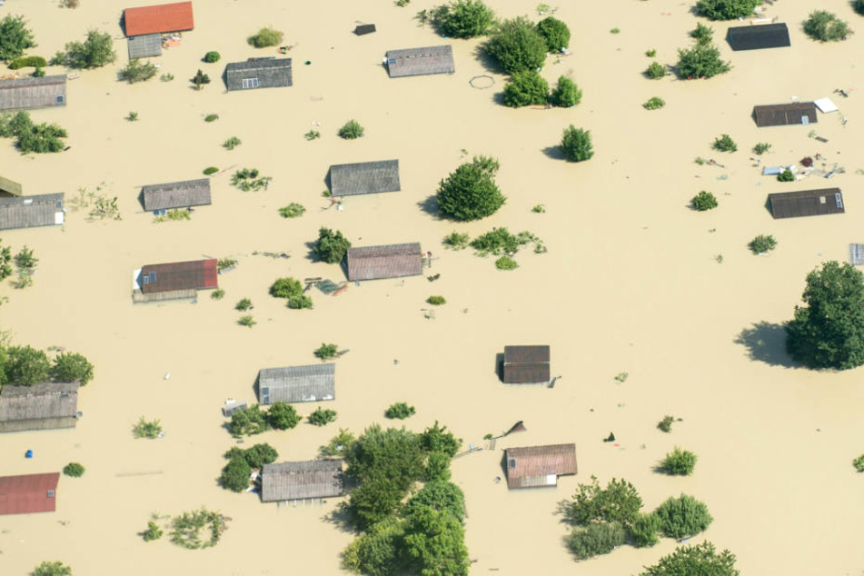 Das schwere Hochwasser rund um Deggendorf im Jahr 2013 verursachte hohe Schäden. (Archivbild)
