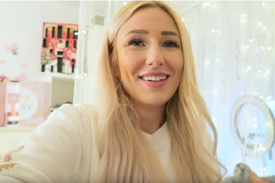 Jessi ist sehr glücklich mit ihren neuen Brüsten.