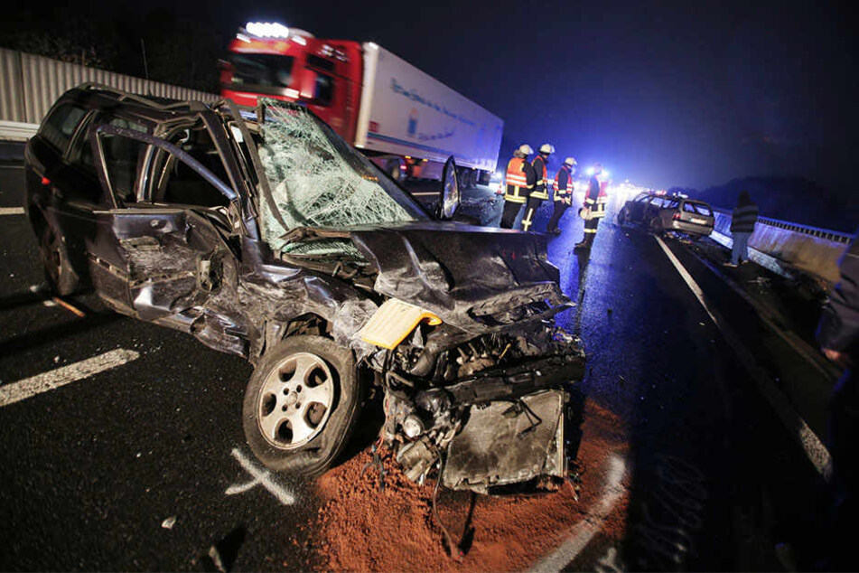 Nur noch ein Haufen Schrott ist der Opel Vectra eines 50-jährigen Mannes aus Bünde.