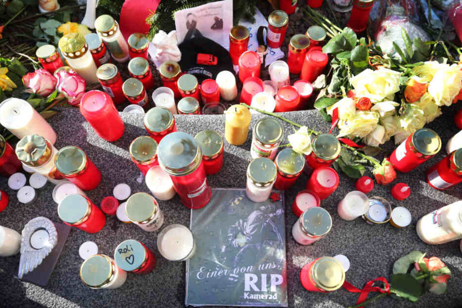 Tiefe Trauer in Augsburg: Zahlreiche Menschen bekundeten nach der Tat ihr Beileid.