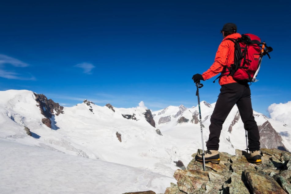 Für den Vater endete die Schneeschuhtour mit seinem Sohn tödlich. (Symbolbild)