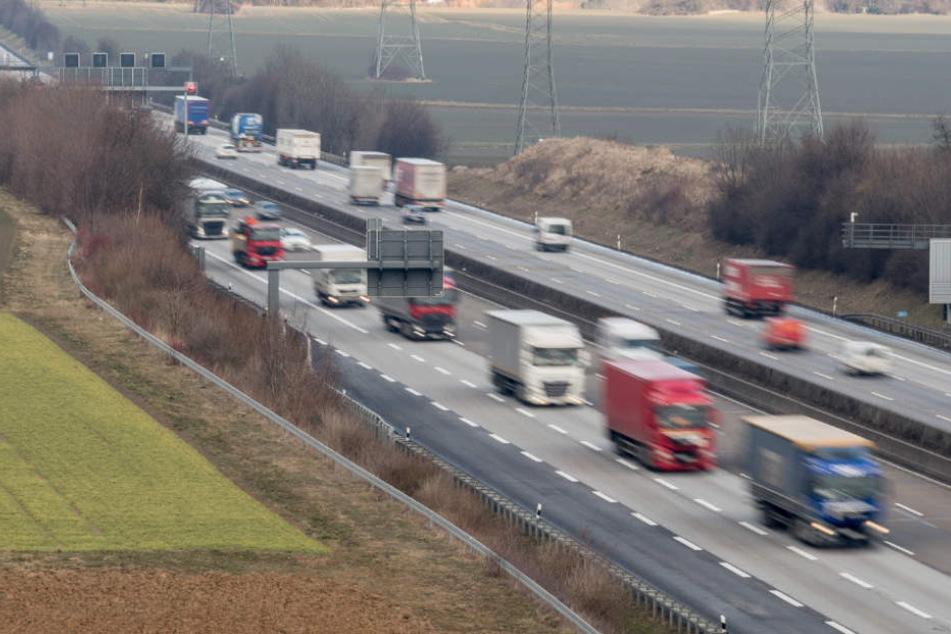 Die Frau fuhr mit 120 km/h über die Fahrbahn (Symbolbild).
