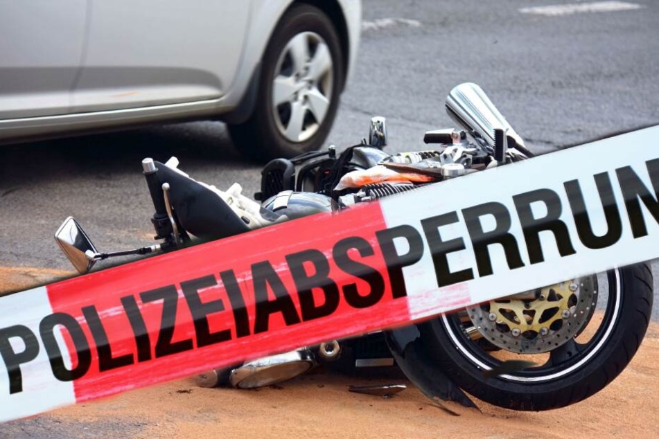 Ein Motorradfahrer ist bei einem Unfall in Dahlen schwer verletzt worden. (Symbolbild)