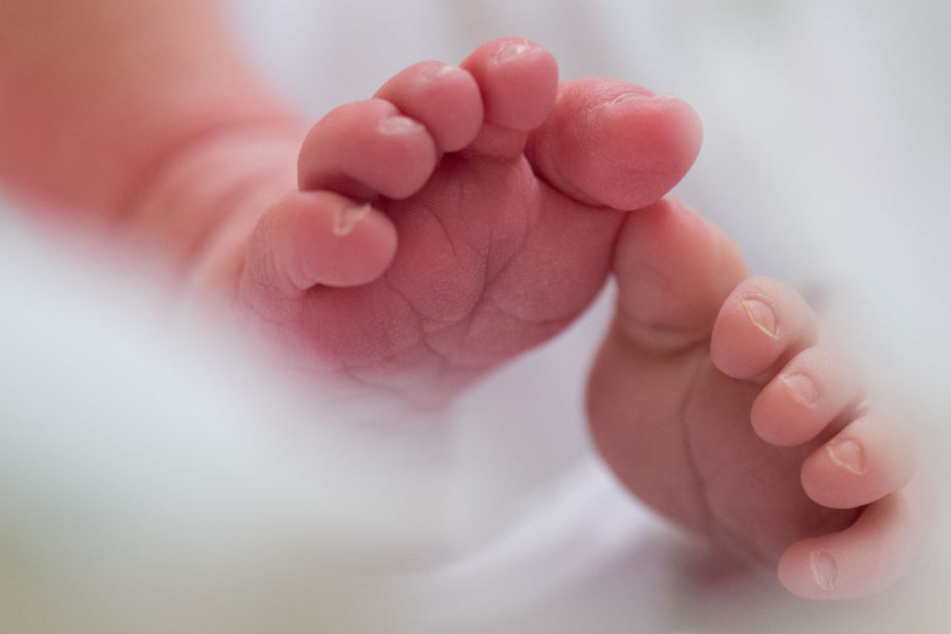 Das gefundene Baby war damals komplett unterkühlt. (Symbolbild)