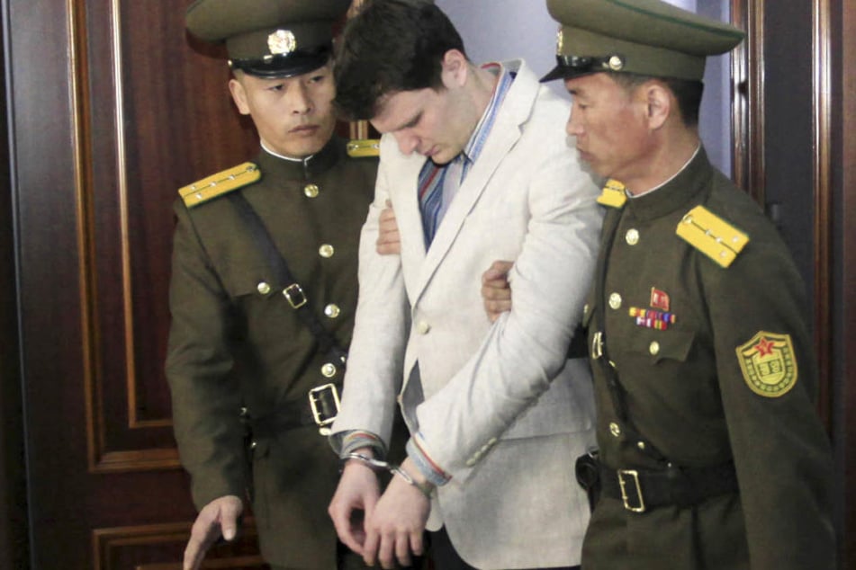 Warmbier bei seiner Verurteilung in Nordkorea. Er sollte 15 Jahre in ein Arbeitslager gebracht werden.
