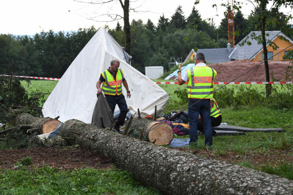 Ein halbes Jahr ist es her das ein 15-Jähriger in seinem Zelt von einem Baum erschlagen wurde.