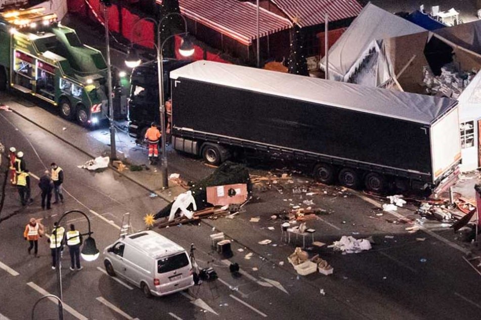 Mit einem Sattelzug war der Terrorist Anis Amri in den Weihnachtsmarkt gerast.