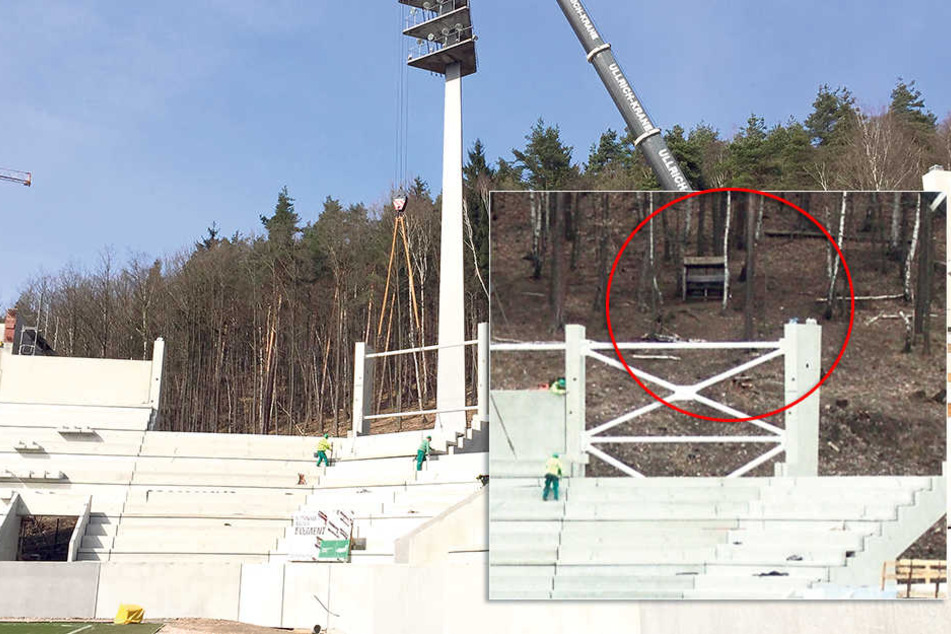 Für die Fans auf der „Waldtribüne“ war es das dann. Den
kostenlosen Blick aufs Spielfeld gibt es nicht mehr