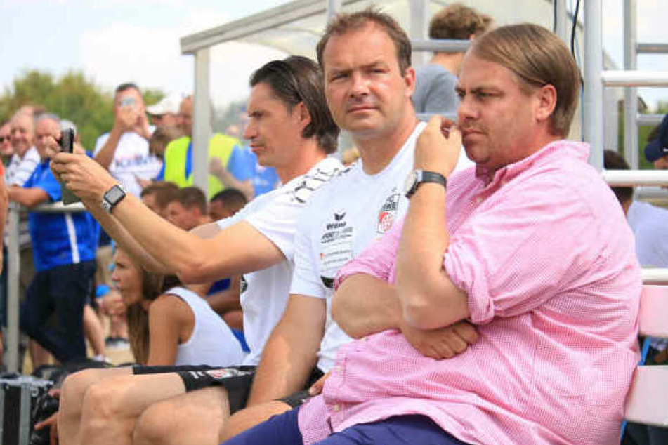 Oliver Bornemann (re.) versuchte das Problem ohne Klage zu lösen, doch das ging schief.