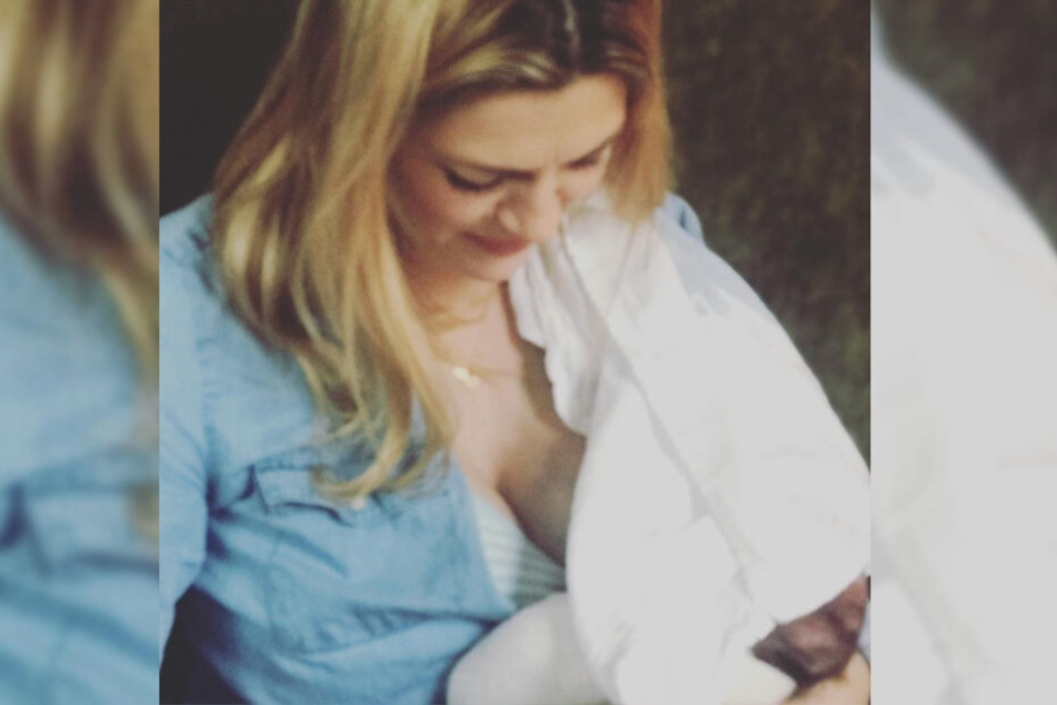 Mit diesem Still-Foto sorgte Nina Bott bereits kurz nach der Geburt für Aufsehen.