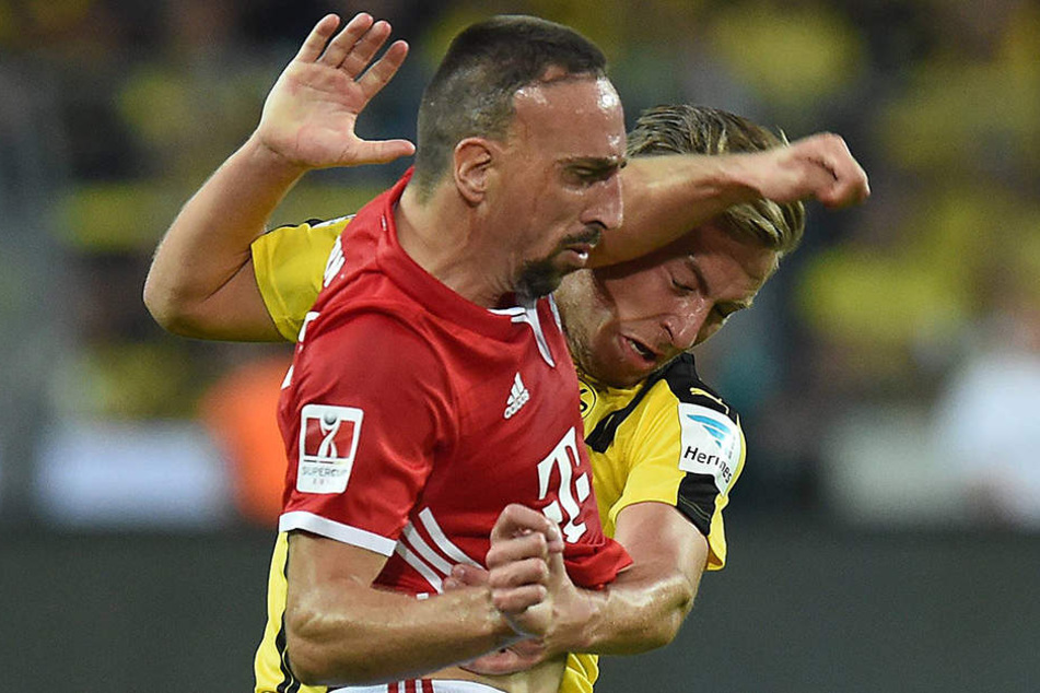 Dieser Ellebogenschlag von Ribéry sorgt für Diskussionen. Der Franzose sah nur Gelb.