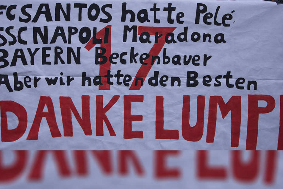 Allein dieses Abschiedsplakat zeigt, welche Wertschätzung Andrea Lambertz bei den Fortuna-Fans genießt. Nach seiner Dynamo-Zeit wird "Lumpi" nach Düsseldorf zurückkehren.
