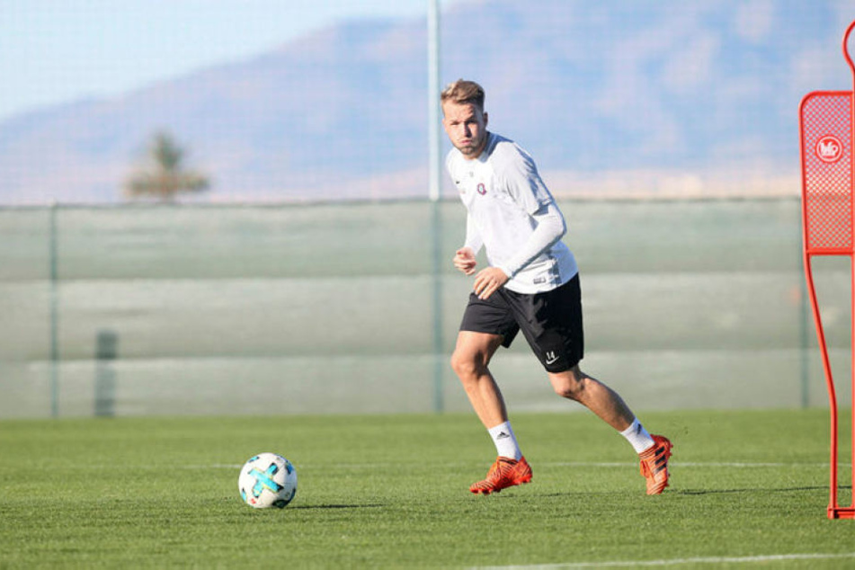 Pascal Köpke im Spanien-Camp beim Training am Ball. Der Goalgetter ist zuversichtlich, dass er seine Torflaute in der Liga überwindet.