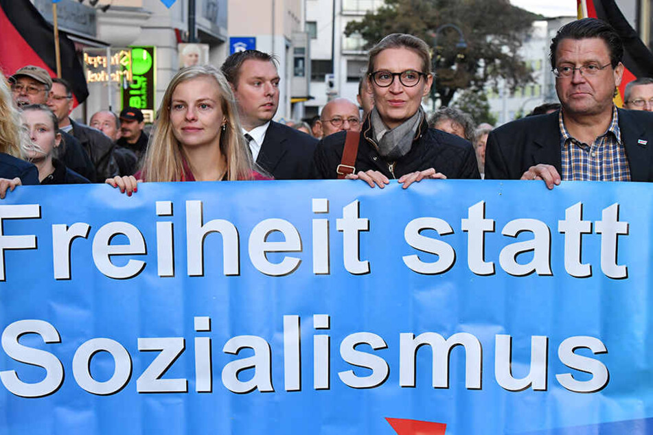Im Bild: Die AfD-Mitglieder Wiebke Muhsal (31), Alice Weidel (38), und Stephan Brandner (51).