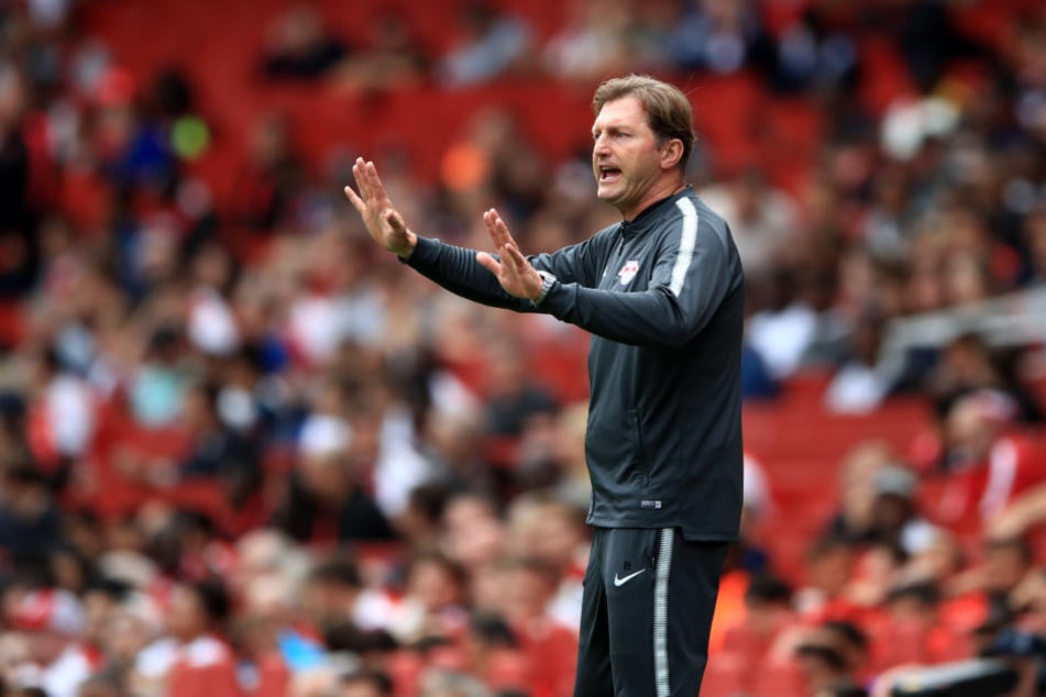 RB-Coach Ralph Hasenhüttl (hier am Rande des Emirates Cups in London) hat sich von einer festen Stammformation verabschiedet.