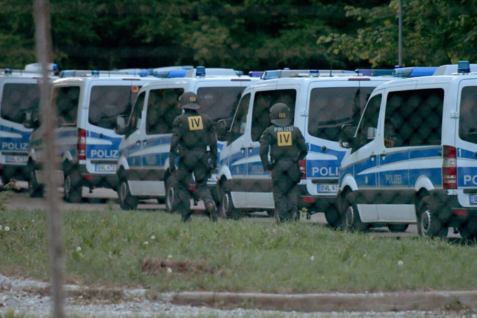 180 Beamte waren bei der Großrazzia im Einsatz. (Symbolbild)