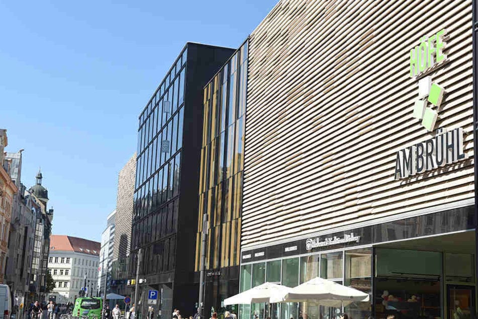 Die prachtvolle Einkaufsstraße „Brühl“ ist nur halbseitig schön - die andere
Straßenseite wurde mit Kloppern verdorben.