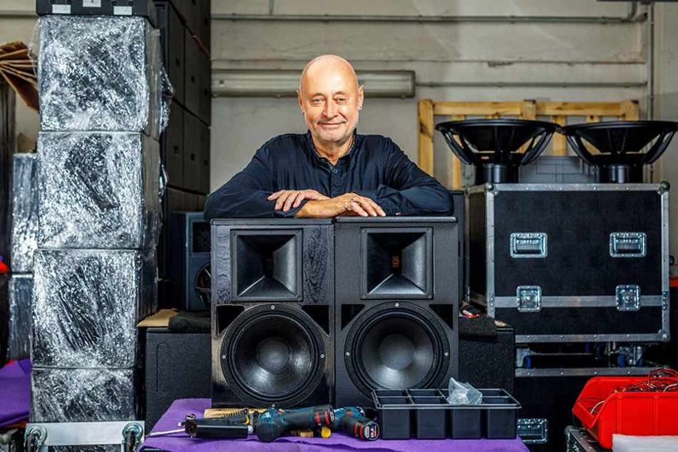 Boxen-King Peter Studt ist mit seiner Firma Studt-Akustik der lauteste Mieter
im Radebeuler Gewerbehof in der Birkenstraße. Wenn er seine Klangkörper voll
aufdreht, fällt der Küchenschrank um.