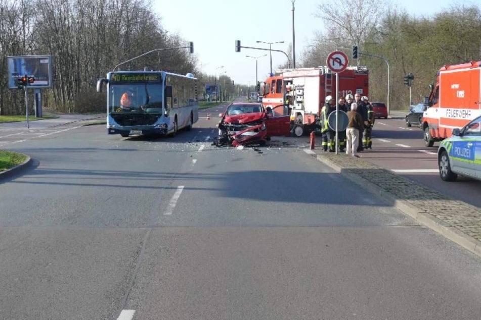 Der Pkw erlitt bei dem Unfall einen Totalschaden.