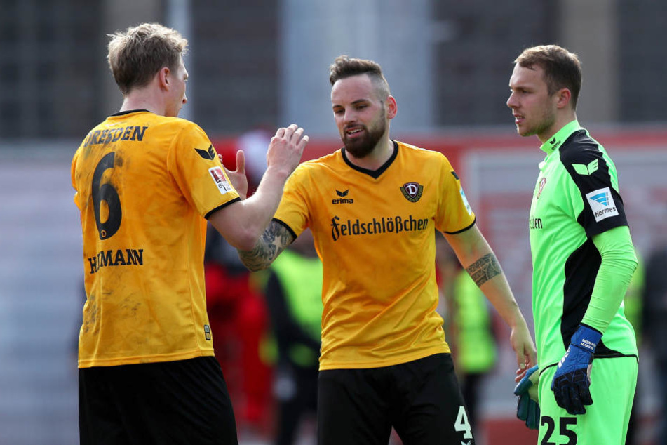 Gemeinsam hielten sie die Null: Hartmann, Modica und Keeper Schwäbe.