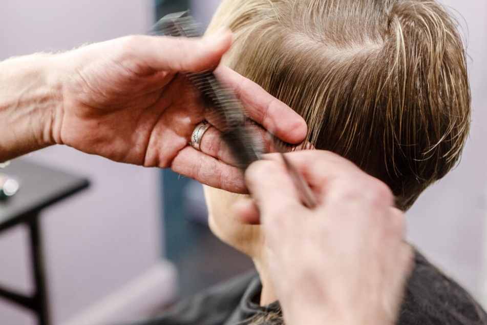 In einem Friseursalon in Wien wurden über 20 Menschen verletzt.