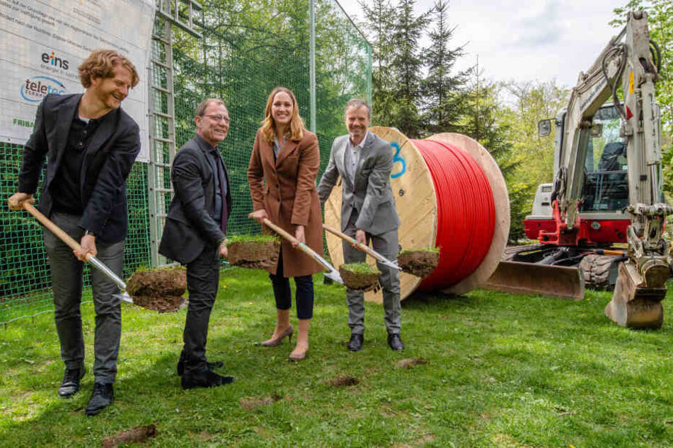 Hartmut Mangold, Ellen Greifeneder (atene KOM) und Jens Kliemt (Eins Energie).