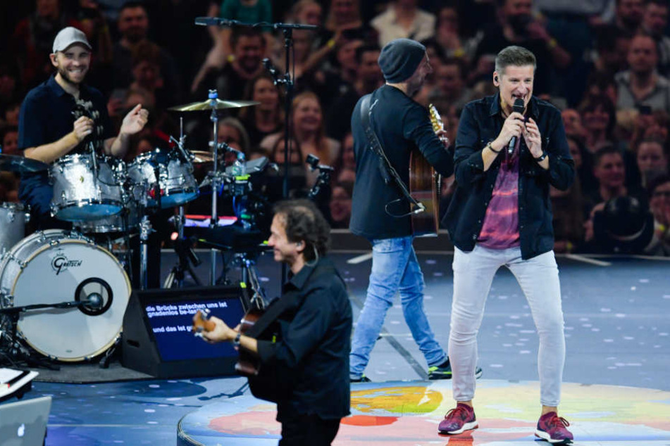 Mit vielen emotionalen Songs feierte die Kultband Pur ihren Tour-Auftakt in der Mannheimer SAP Arena.