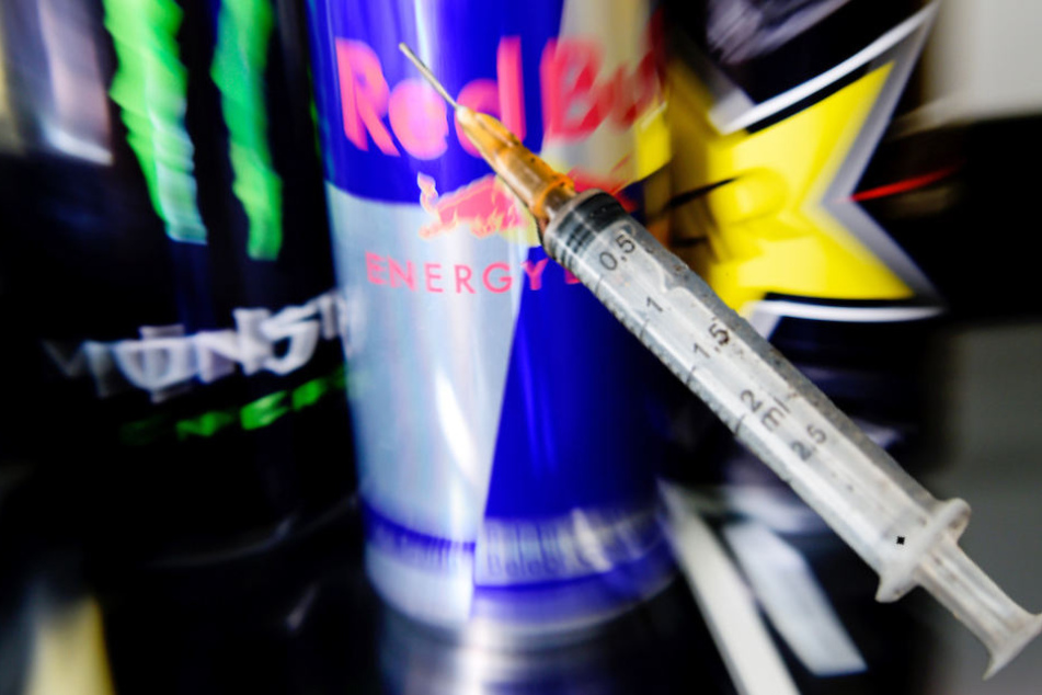Weil er palettenweise Energy-Drinks geklaut hat, steht ein 29-Jähriger in Berlin vor Gericht. (Symbolbild)