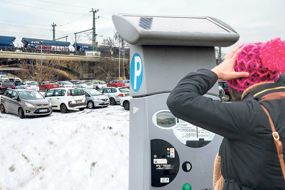 Gratis-Parkplätze ade! Stadt will auch an der Marienbrücke kassieren.