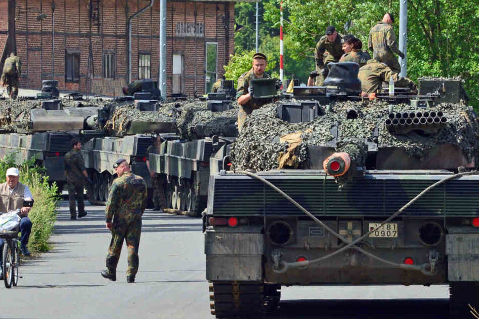 Mit 14 Kampfpanzer hatte sich das Panzerbataillon 393 in Bad Frankenhausen auf den Weg nach Litauen gemacht. (Archivbild)