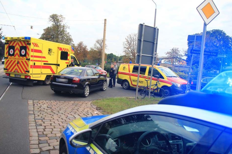 Durch den Unfall kam es zu zeitweisen Behinderungen im Straßenbahnverkehr.