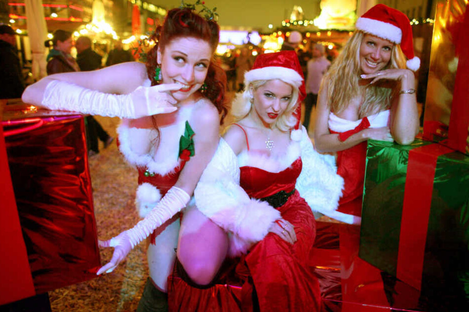 Auf dem Weihnachtsmarkt Santa Pauli geht es freizügig zu.