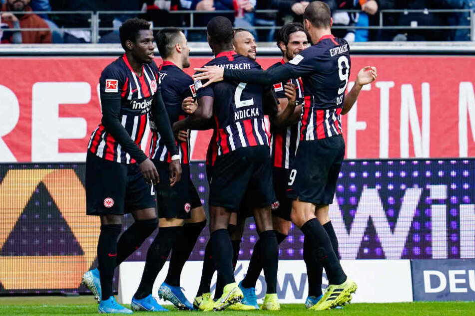 Mia san Frankfurt! Die Eintracht behielt in einem klasse Bundesliga-Match die Oberhand gegen die Bayern.