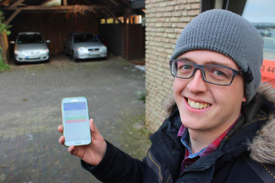 Christian Hindermann ist Mitglied der Freiwilligen Feuerwehr und kann im Ernstfall als mobiler Retter Menschenleben retten.