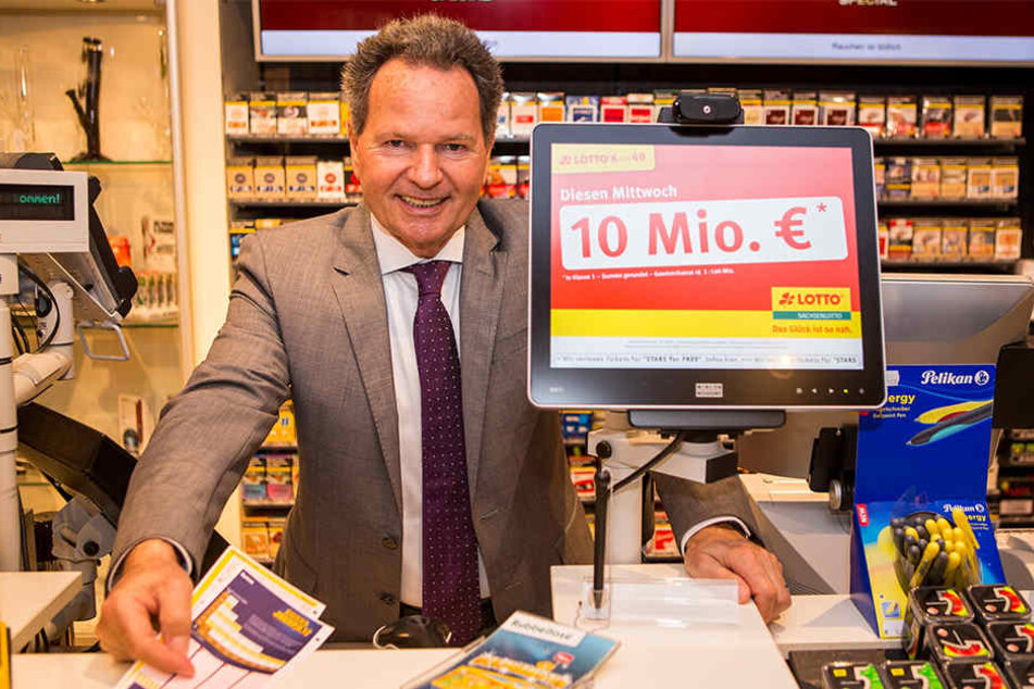 Sachsenlotto-Geschäftsführer Siegfried Schenek (60) warnt vor einem Kollaps des staatlichen Glücksspielsystems.