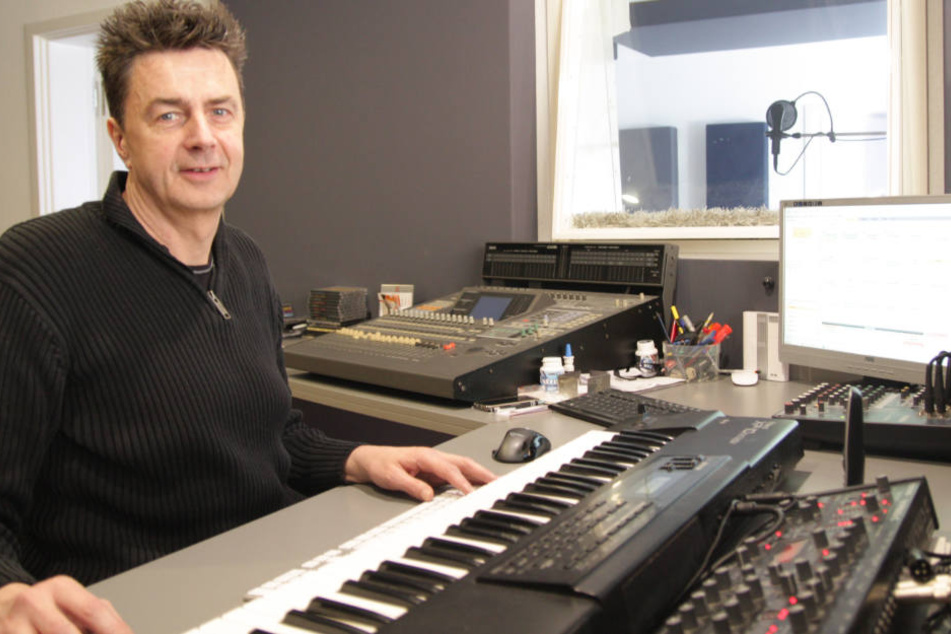 Dirk Fiebich (51) aus Löhne ist der Musikproduzent der Malle-Stars.