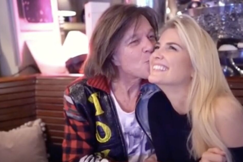 Küsschen für Jenny: Jürgen Drews lässt die Lippen sprechen!