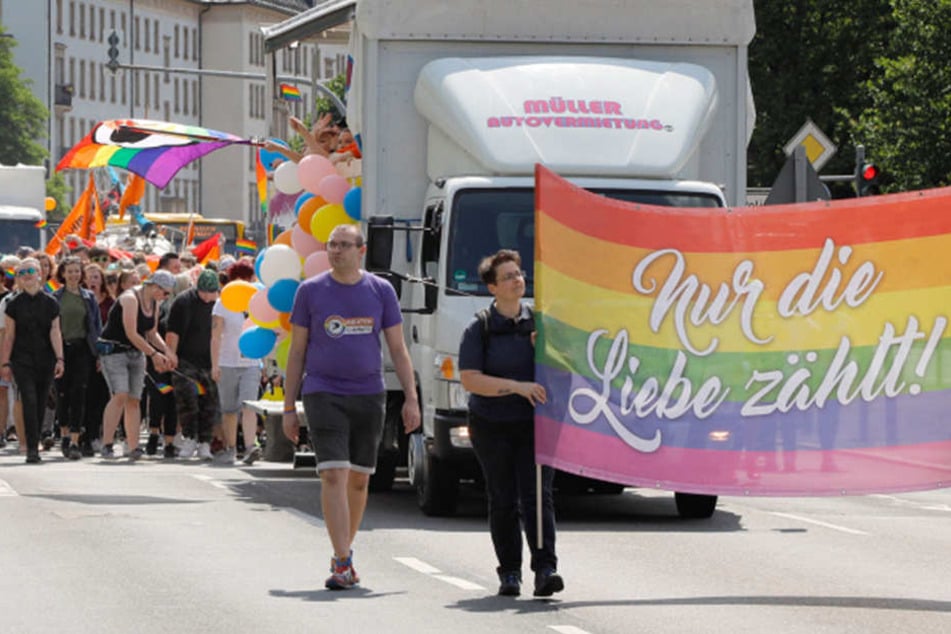 Schönes Motto: "Nur die Liebe zählt."