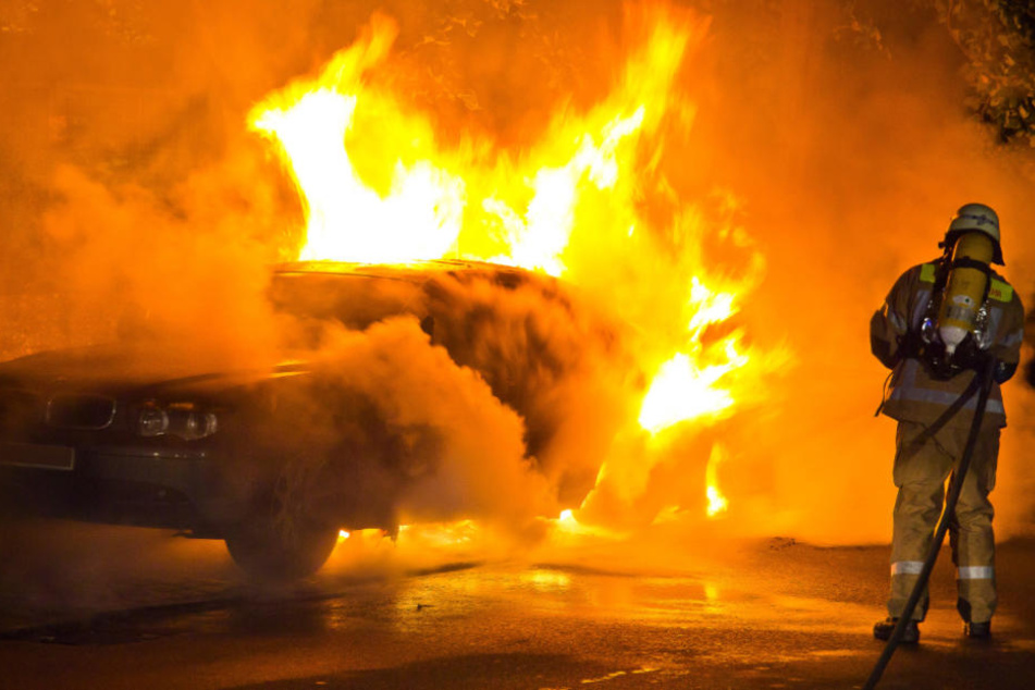 Insgesamt vier Wagen waren an dem Verkehrsunfall beteiligt (Symbolfoto).