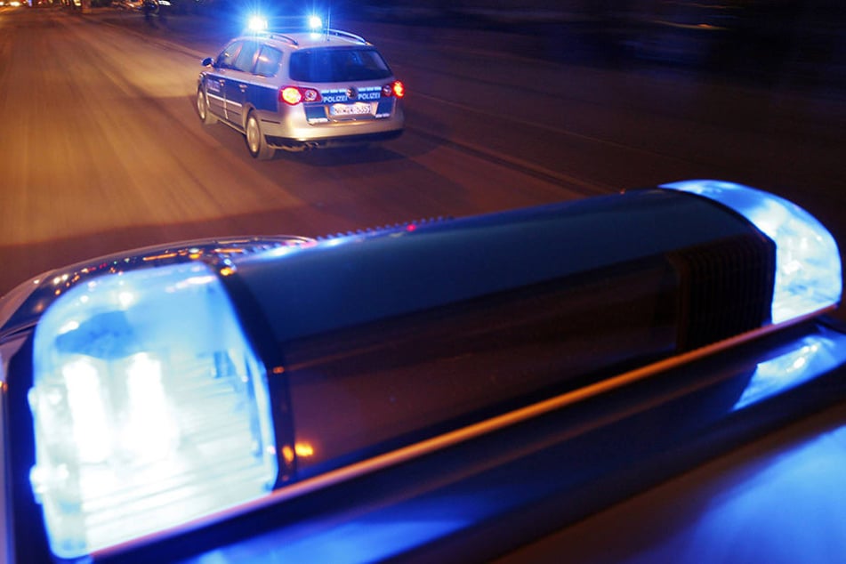 Die Bielefelder Polizei musste anrücken und die Fans in ihre Schranken weisen (Symbolbild).